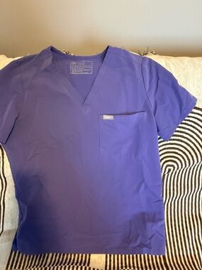 Figs Womens V-Neck Scrub Top in Purple